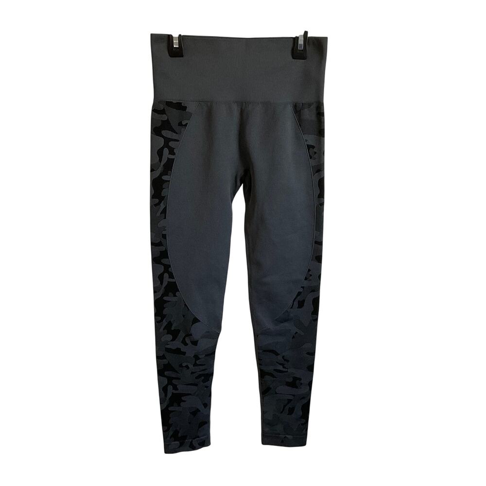 ZYIA Active Grey Camo Seamless Leggings - Size Small